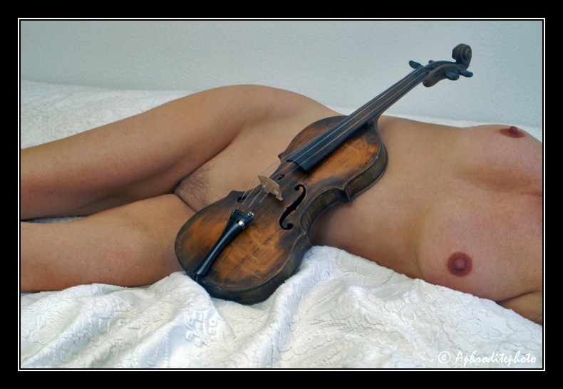 44 Le violon de la melomane 1